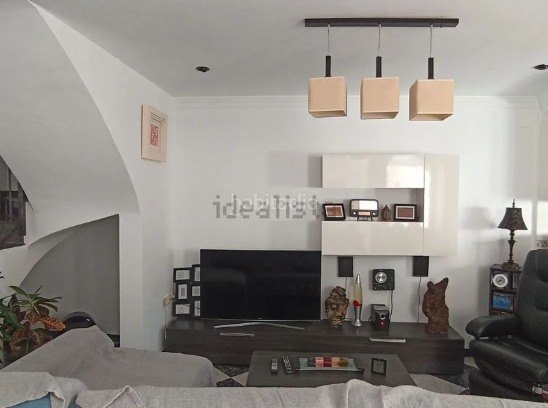 Foto ec5b05cc-bda4-490b-9500-49b98803ccd4. Casa adossada amb xemeneia aparcament a Barx