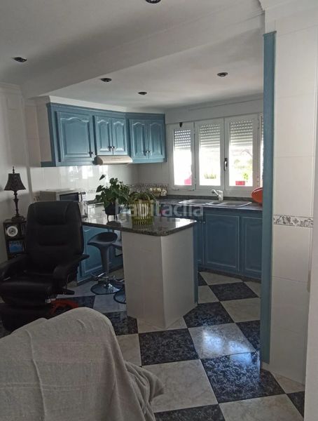 Foto f05e93a2-25ea-457f-bdfb-9569b3ce1a77. Casa adossada amb xemeneia aparcament a Barx