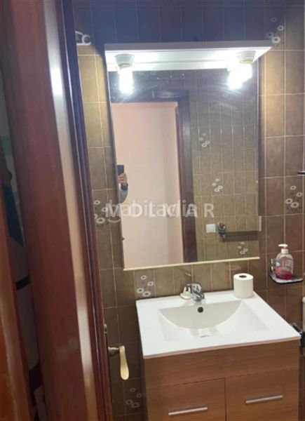 Foto b239658f-8cf5-4745-ac21-7bd75fee9cf2. Pis a Tales