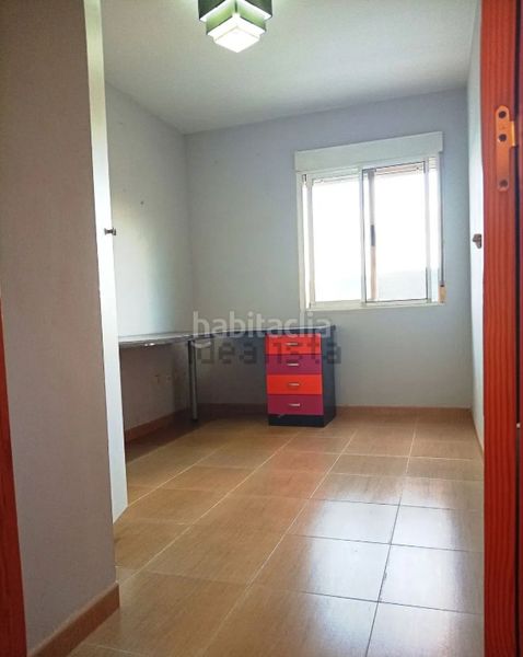 Foto f76a8211-9dd7-4489-9b8c-b1ecb037b0c1. Pis amb aparcament a Alcora (l´)