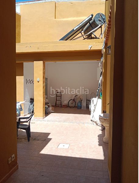 Foto 1045fca2-e239-41bd-acbf-c102497fa4a8. Casa amb aparcament a Sollana
