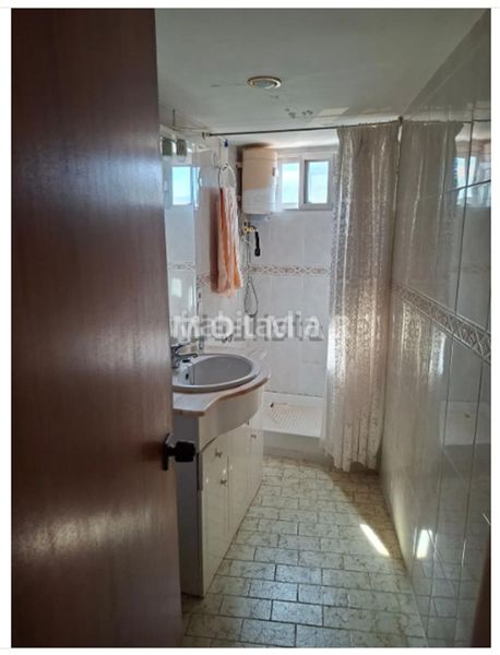 Foto c8bd9455-c97a-4f95-ad34-9b4995dc95c2. Casa amb xemeneia a Higueras