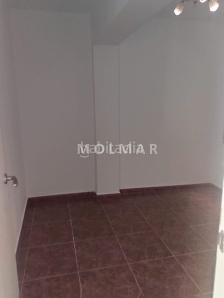 Foto 1b5c7b38-4764-47ba-a4a6-dfe3fc376c85. Piso en Canals