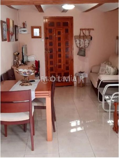 Foto 2d02d2f2-5b06-4d9c-91b1-a84923ed2952. Casa a Dos Aguas