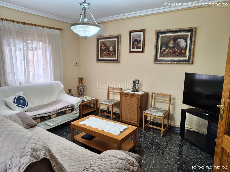 Foto 80f0c7ba-6404-46f8-885e-1acde9e91113. Casa amb aparcament a Centro Chiva