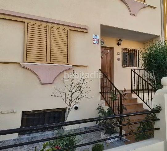 Foto ac8febda-042b-42e9-9880-e30b4c605e6e. Casa amb aparcament a Centro Chiva