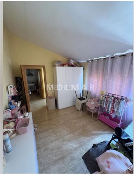 Foto f236fb09-adbc-4475-9fac-d11f931a9598. Àtic amb aparcament a Benassal