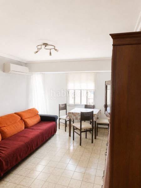 Foto a2d8a47e-303a-4897-aab8-70cf4aedba75. Pis a Malva Rosa Valencia