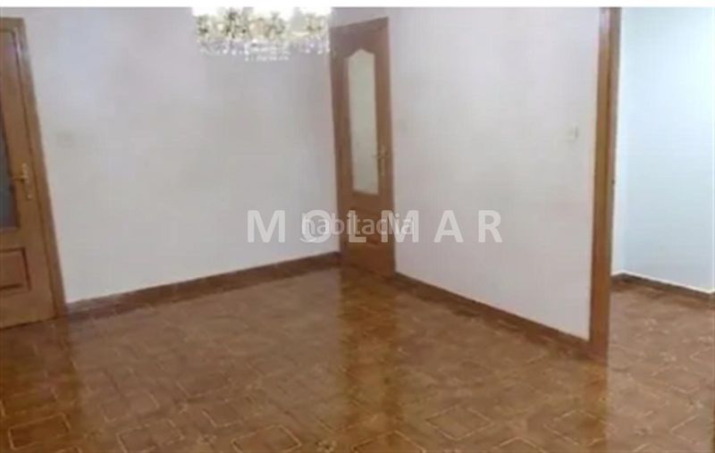 Foto 4a4721b9-7bf0-43b7-bdbb-7abe71d0d51a. Pis a Zona Nord Alcoi