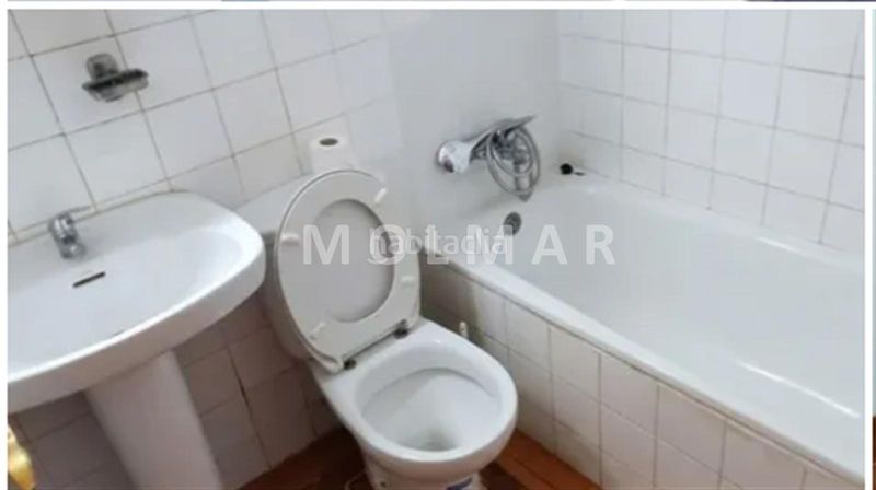 Foto d6e454d8-e297-43c8-871d-71a32d27c094. Pis a Zona Nord Alcoi