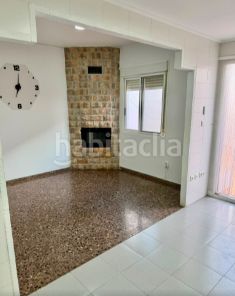 Foto b6414825-a409-41a3-a9af-a8366e370ec6. Casa amb aparcament a Carlet