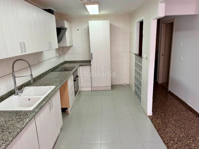 Foto d81fc39d-70ea-41ab-8b84-db02ae8c0263. Casa amb aparcament a Carlet