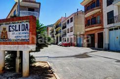 Foto f70e4908-ceac-4704-9adc-3fa8fec7c26e. Casa amb aparcament a Eslida