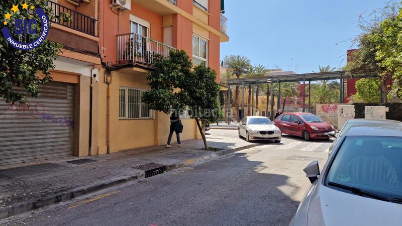 Foto 5ebee9f4-d8c5-40d0-a007-949841e703bd. Local comercial a Natzaret Valencia