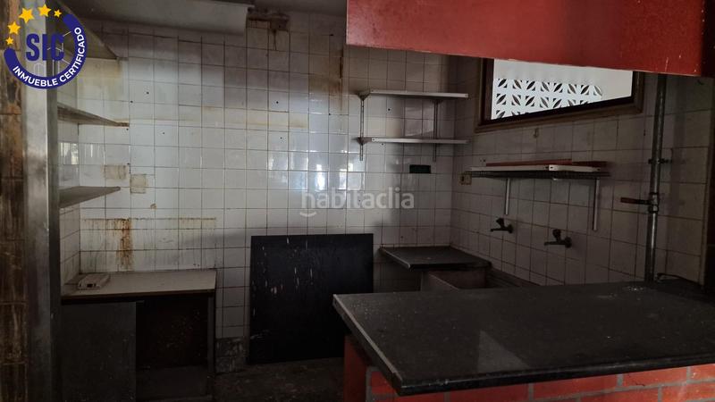 Foto def17d2c-e6a0-4d7b-8abc-e562a658421e. Local comercial a Natzaret Valencia