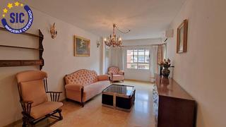 Flat  Calle de la república argentina. Bonito piso de tres dormitorios, dos baños y plaza de garaje, li