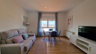 Miete Etagenwohnung  Avenida de valdepeñas. Bonito piso de un dormitorio, amueblado, calefacción , aire acon
