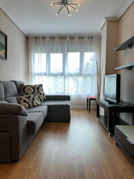 Foto 0a5e7cf3-05d4-45cb-bacc-73160d0a5629. Alquiler piso tu hogar ideal en malvarrosa 3 hab., parking y vistas al parque en Valencia
