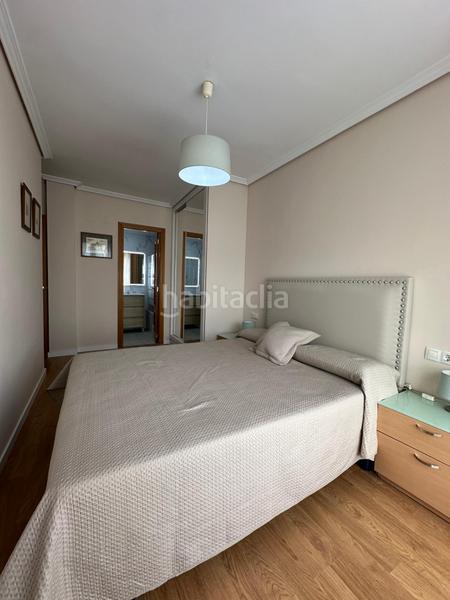 Foto 2d179de2-0a1f-4162-b94a-532a4e7494b7. Alquiler piso tu hogar ideal en malvarrosa 3 hab., parking y vistas al parque en Valencia