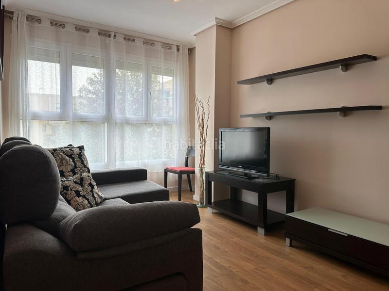 Foto 75881621-f650-4506-a730-af6eab34ab05. Alquiler piso tu hogar ideal en malvarrosa 3 hab., parking y vistas al parque en Valencia