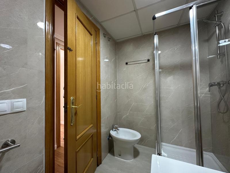 Foto 934c87fe-5f92-43e1-be7b-c37288e3d13b. Alquiler piso tu hogar ideal en malvarrosa 3 hab., parking y vistas al parque en Valencia