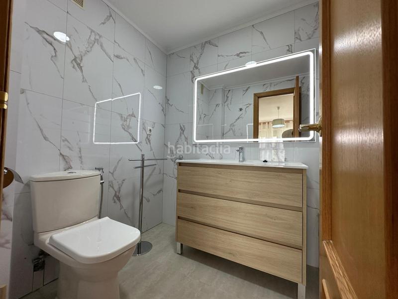 Foto e903572f-f487-47f6-88f0-9d57f58cf145. Alquiler piso tu hogar ideal en malvarrosa 3 hab., parking y vistas al parque en Valencia