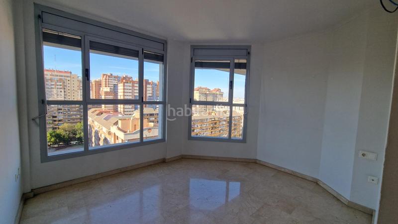 Foto 0fe5a064-d79f-4c3a-9c58-af2febb6e0ae. Location attique avec parking piscine dans Ciutat de les Ciències i de les Arts - Justicia Valencia