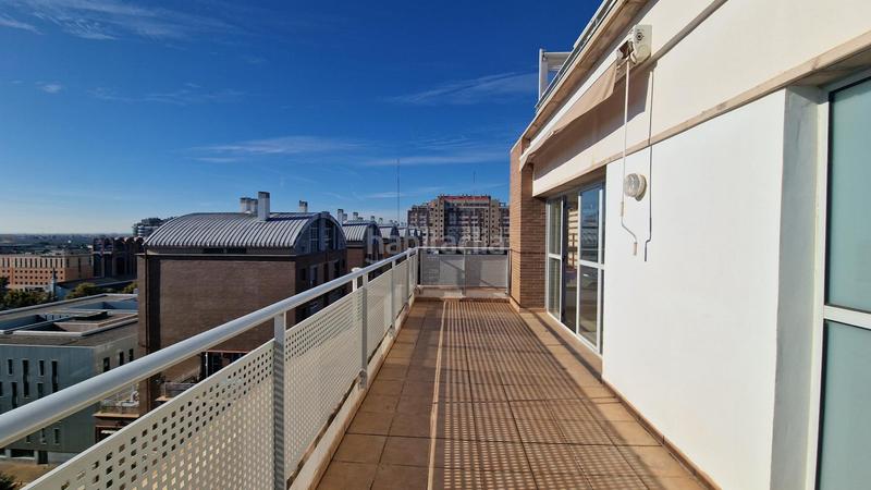 Foto 6159a397-9369-41a4-85b3-0d0aae5c3a98. Location attique avec parking piscine dans Ciutat de les Ciències i de les Arts - Justicia Valencia