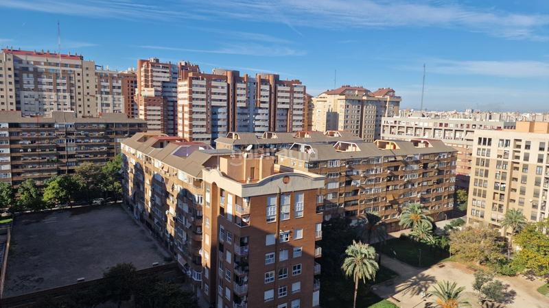 Foto 2131326e-5b97-4900-927f-640fe11f2cf5. Miete dachwohnung mit parking pool in Ciutat de les Ciències i de les Arts - Justicia Valencia