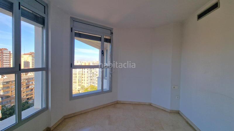 Foto 2a49c067-dc57-4153-be94-72a77eefddf2. Rent penthouse with parking pool in Ciutat de les Ciències i de les Arts - Justicia Valencia