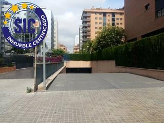 Aparcament cotxe  Avenida francia. Junto a el corte ingles de la  avda. de francia!