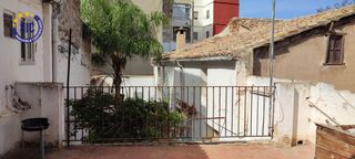 Haus in Aldaia. Casa independiente con ubicación privilegiada en aldaia c iglesi