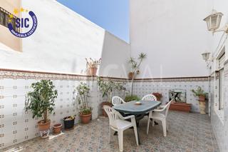 Pis a Aldaia. 1era altura. finca con ascensor. terraza de 22mts. zona saletaam