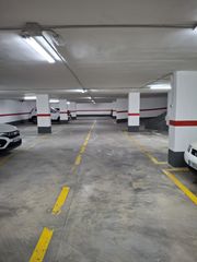 Parking voiture à Alaquàs. Plaza de garaje en calle mayor.