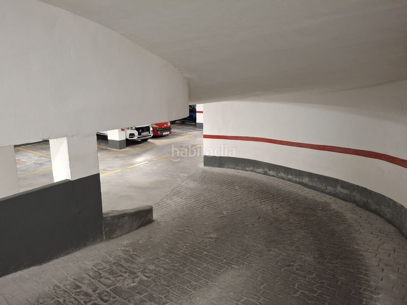 Foto 7b1e5f4c-1ffe-40b9-9e0b-63bf43dabf5f. Aparcament cotxe a Alaquàs