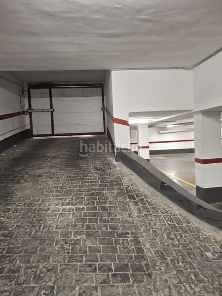 Foto d119308b-f1f6-40f8-b74b-31fcb6a447a0. Aparcament cotxe a Aldaia