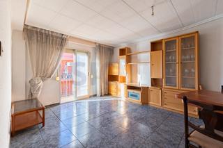 Flat in Centro - Casco Antiguo. Vivienda amplia. finca con ascensor. excelente zona. muy luminos