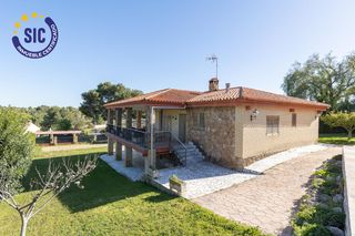 Haus in Los Felipes-Corral de Carmelo. ? chalet independiente con gran parcela y piscina en urbanizació