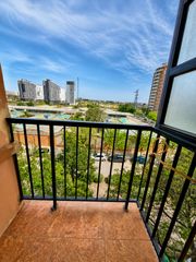 Pis a Camí Reial. Vivienda luminosa con balcón y vistas despejadas en valencia. va
