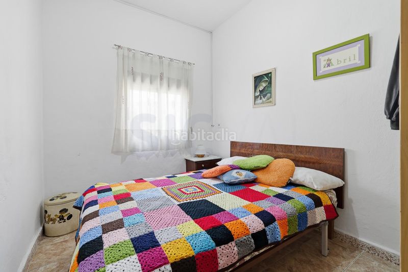 Foto bb0c78b7-558b-4799-9623-453eafc0e567. Casa chalet con piscina, placas solares y gran parcela en entorno natural. solana en Cheste