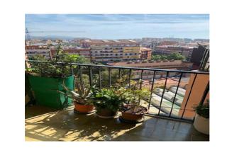 Dachwohnung in La Sagrera. 2 aticos unidos y alquilado  ¡!! solo para inversores, no se pue