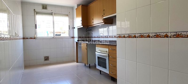 Foto b3fd6edd-5355-4ad0-b841-91c25a7942a3. Pis amb piscina a Villafranqueza Alicante