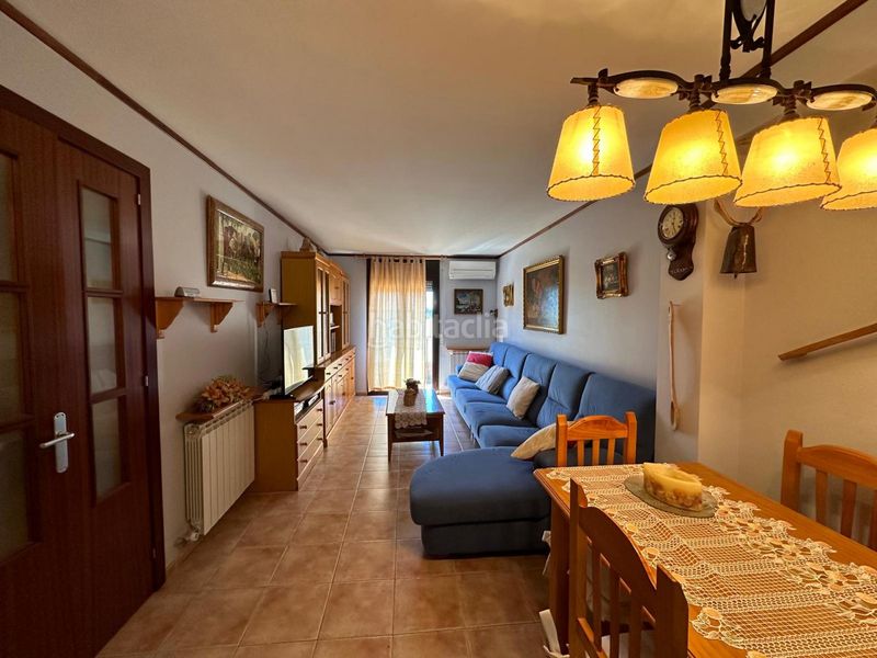 Foto 6ba1bd9f-d740-4964-9103-0a92c66b43ac. Casa adossada amb calefacció aparcament a Alpens