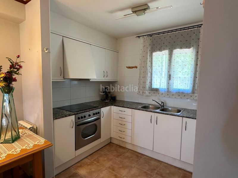 Foto a94aa736-2251-438f-a585-d311a3cda3b3. Casa adossada amb calefacció aparcament a Alpens