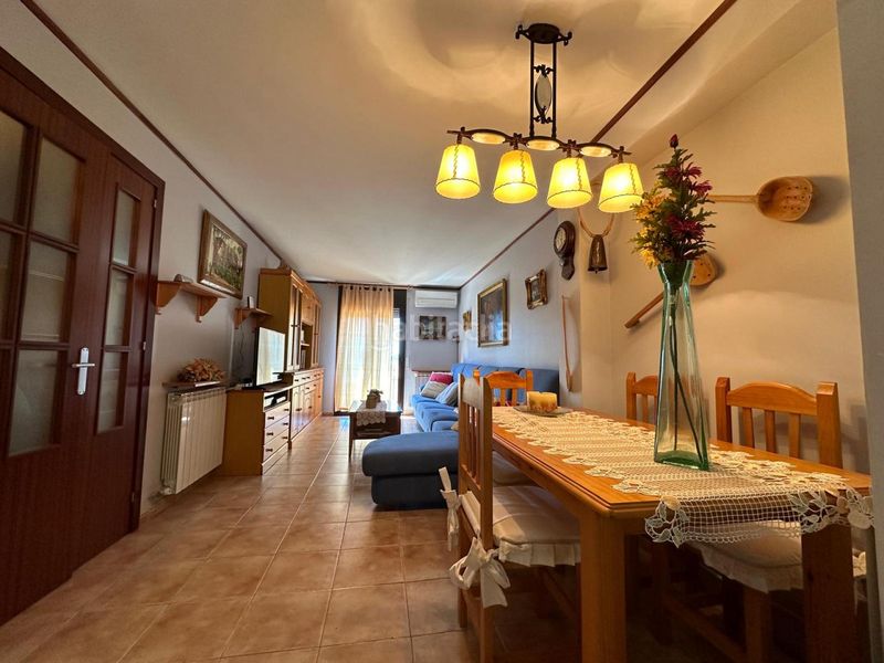 Foto b3ffe03e-4f47-4f06-aa3a-a9cee6237c2f. Casa adossada amb calefacció aparcament a Alpens