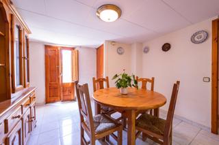 Reihenhaus in Montesquiu. Casa de pueblo en venta en montesquiu