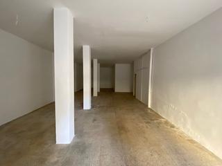 Local Comercial a Montcada Centre - La Ribera. En venta o alquiler
