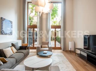 Apartament a Dreta de l´Eixample. Renovada planta baja con jardín en eixample