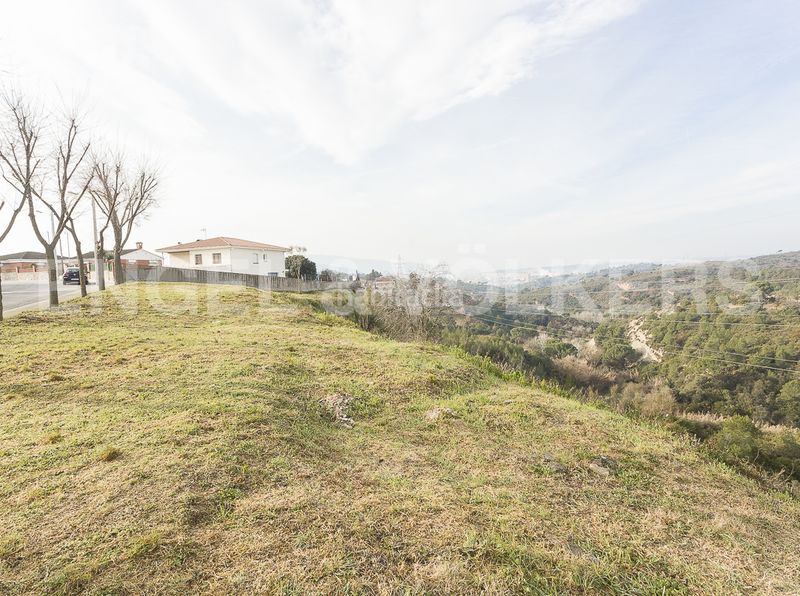 Foto 02742678-d8dc-4786-8e5d-0042b4d62e9c. Terreno residencial fantástica parcela en urbanización premium en Castellbisbal