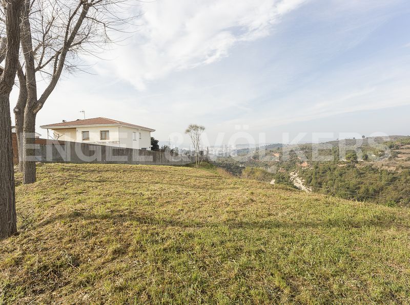 Foto 60c1e448-916c-4b57-9111-d6a9f54e3b6f. Terreno residencial fantástica parcela en urbanización premium en Castellbisbal